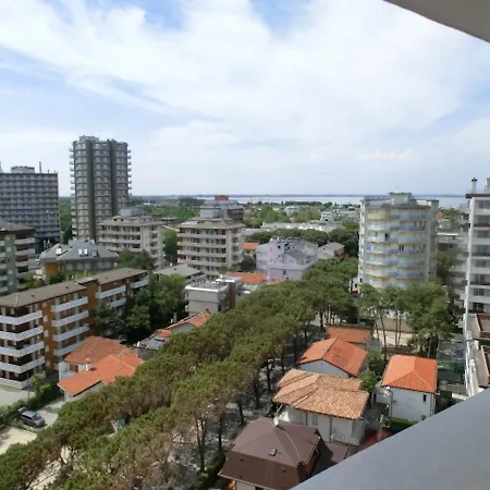 Lägenhet Elegant Renovated Flat On The 11th Floor With Lift With Sea View *