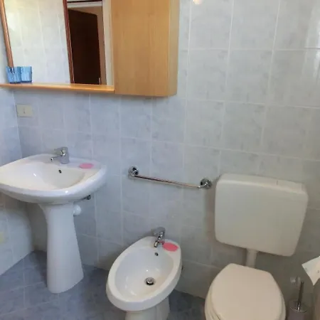 Elegant Renovated Flat On The 11th Floor With Lift With Sea View