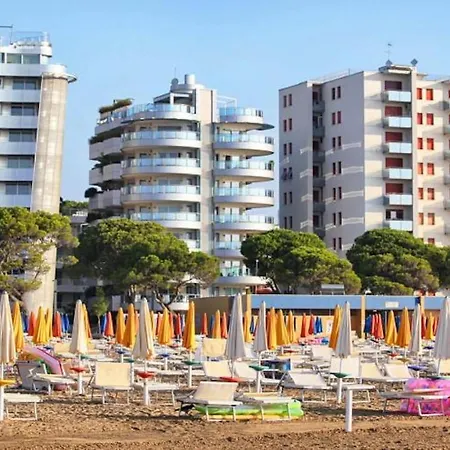 Elegant Renovated Flat On The 11th Floor With Lift With Sea View * Lignano Sabbiadoro