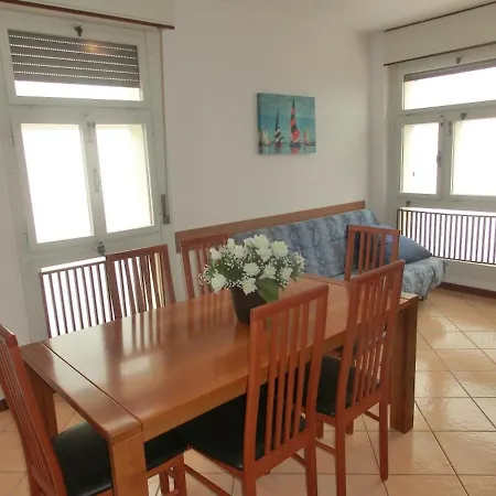 Lägenhet Elegant Renovated Flat On The 11th Floor With Lift With Sea View